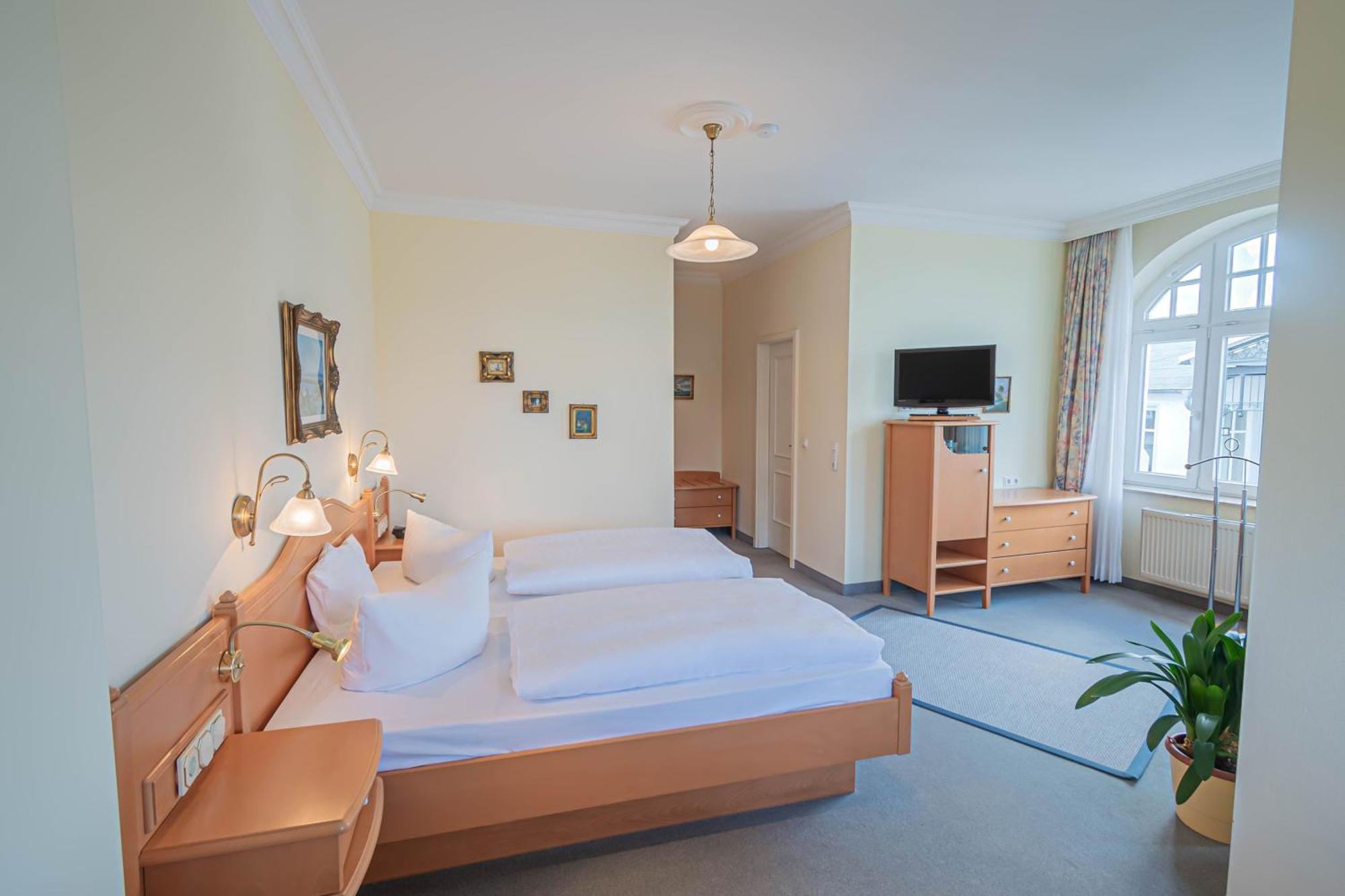 Hotel Imperial Ruegen Binz Room photo